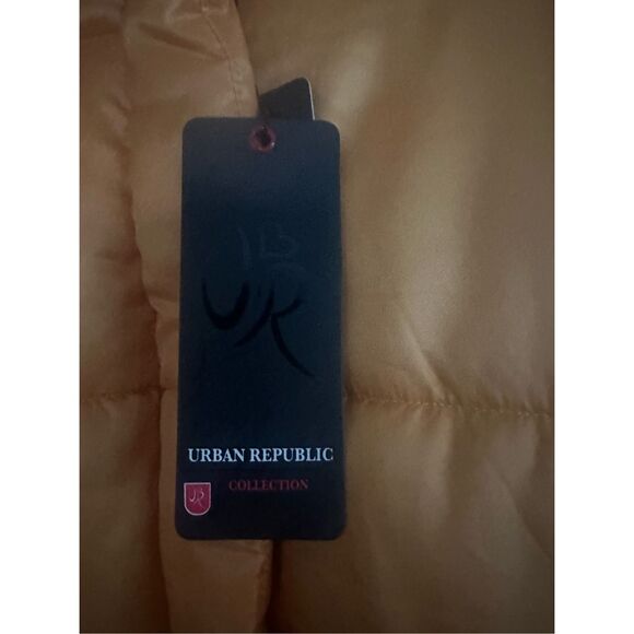 URBAN REPUBLIC Juniors yellow size medium Puffer coat Jacket - Picture 8 of 10